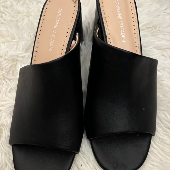Beautiful black slip on sandal - Picture 2 of 2